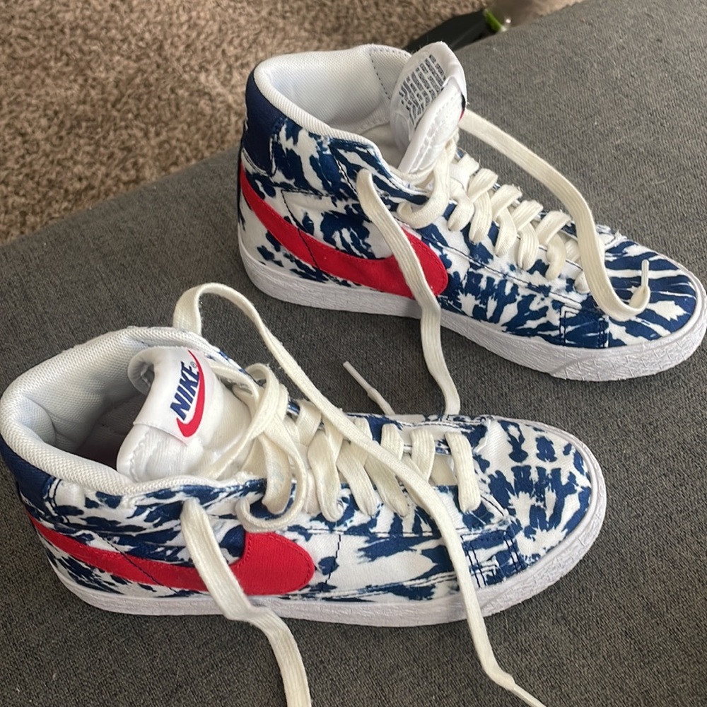 Nike blazer size 3.5
